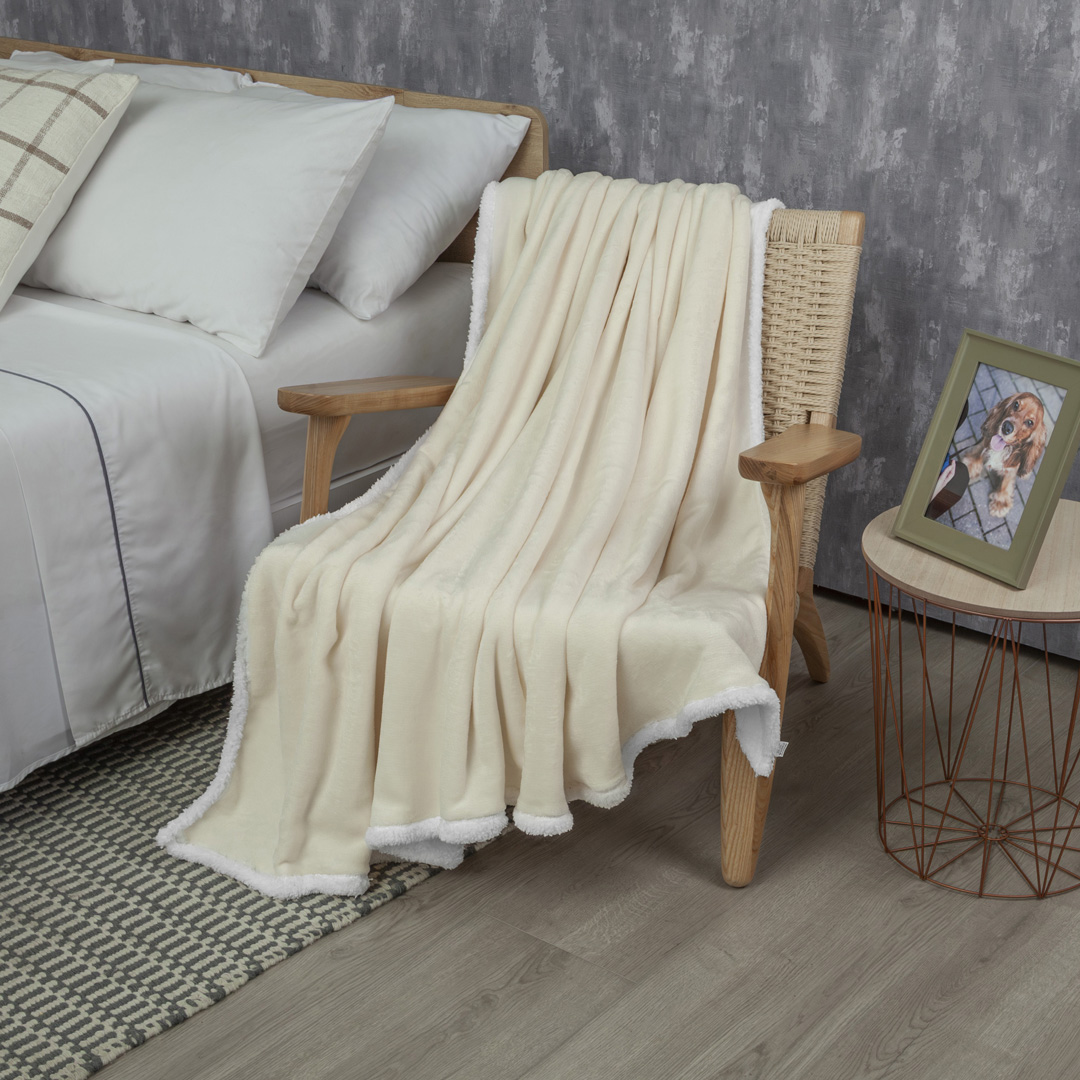 Cobija Ovejera Solo Fondo Beige